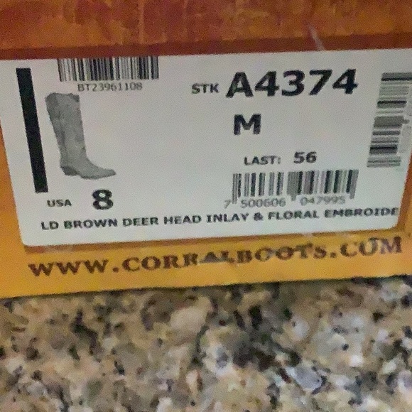 Corral A4374 Brown Deer Head Inlay Boot - Picture 2 of 6